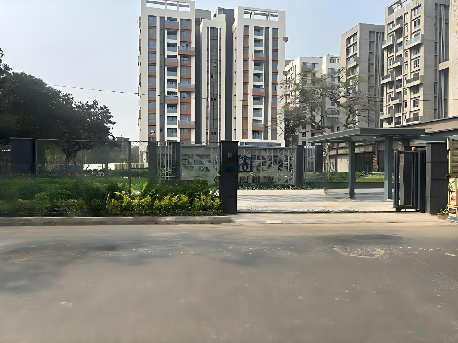 Arrival entrance at Godrej Blue